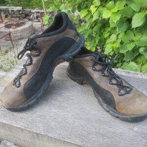 Rockport XCS Model ML 330 Hiker Sneakers Shoes - Size 9.5 Men's.